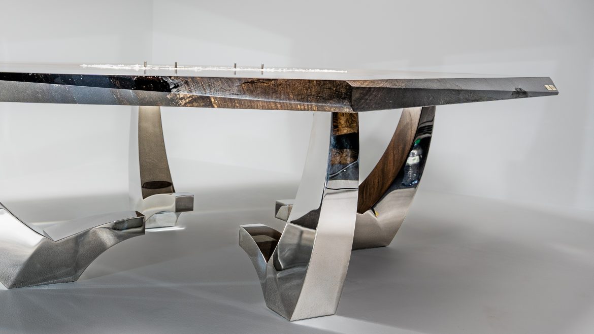 7 skvelých príkladov ako epoxidový nábytok z masívneho dreva transformuje moderný interiér